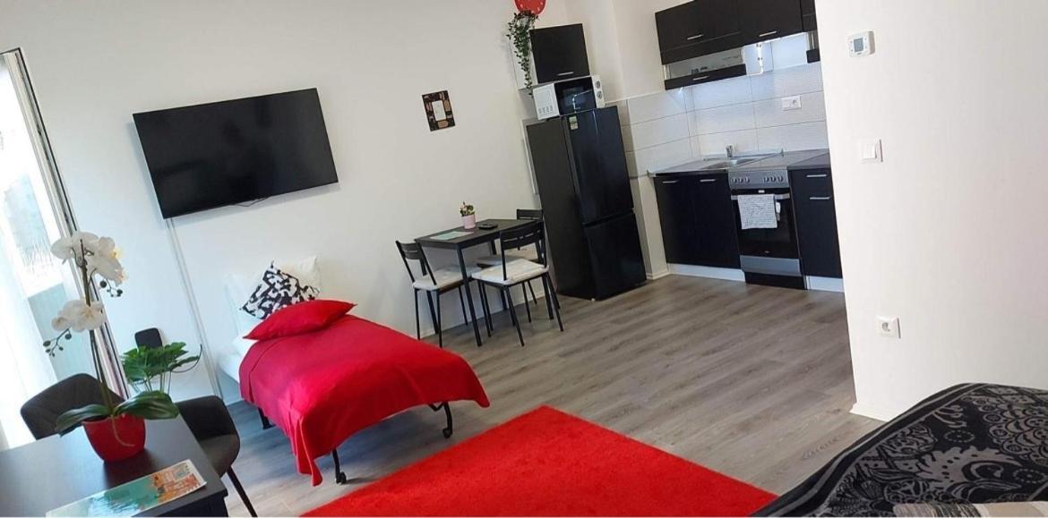New Blue Danube Apartment With Balcony And Parking Budapeşte Dış mekan fotoğraf